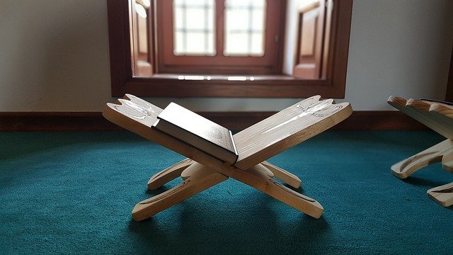 Berdo’a Saat Membaca Ayat Azab dan Ayat Rahmat dalam Shalat